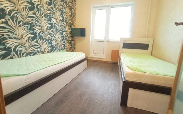 4kh Komnatnyye Bul'var Korolyova 8 Apartments