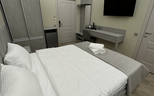 Hotel VS Hotel Hotel