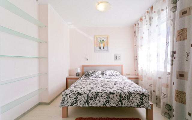 4-komnatnye HomeApart Storozhovskaya, 8 Apartments