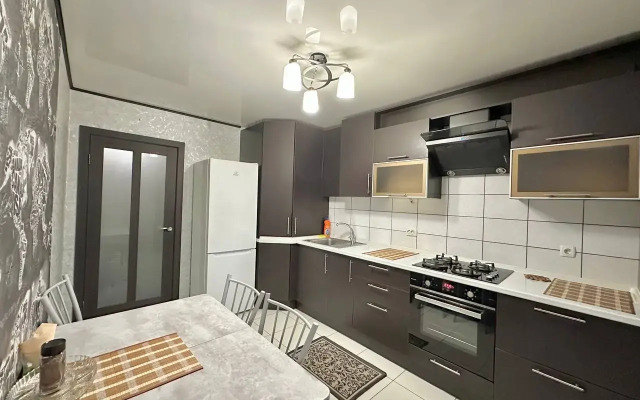 Komfort Ryadom s Zh/D Vokzalom Flat