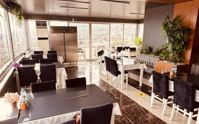Grand Heykel Hotel