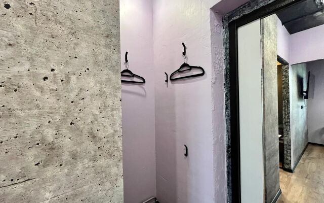 Stilnaya Odnushka S Pilonom. Shweyzariya, Okeanis, Sportbaza Novinki Flat