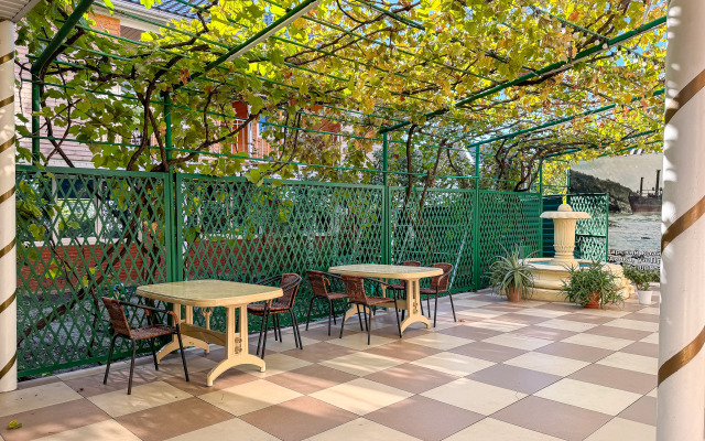 Famar Guest house