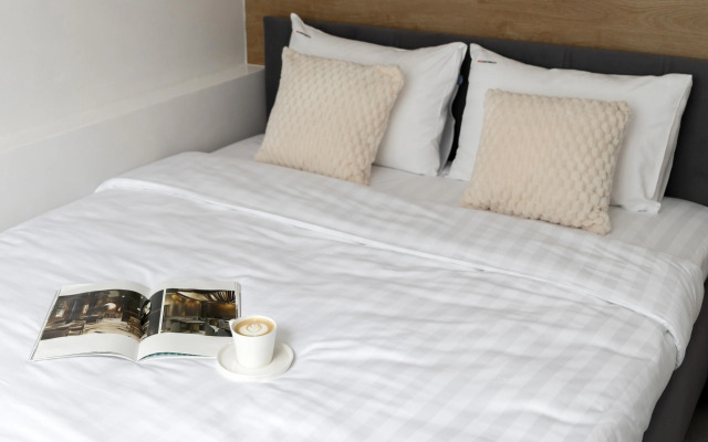 Апартаменты Red Apartments Арт Лайт Сити Шерли