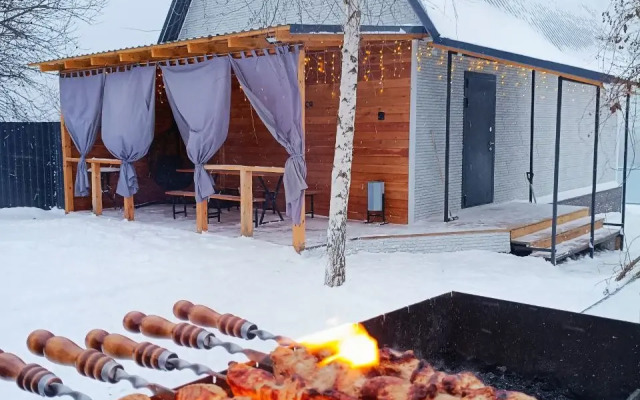 Частный дом на берегу Волги