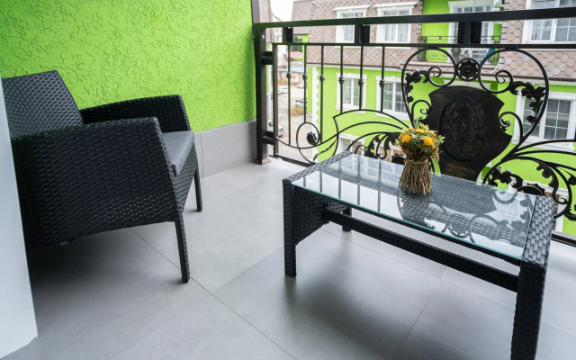 Red Apartments Art Layt Siti Tomas Apartments