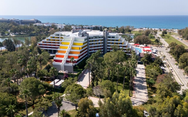 Megasaray Resort Side