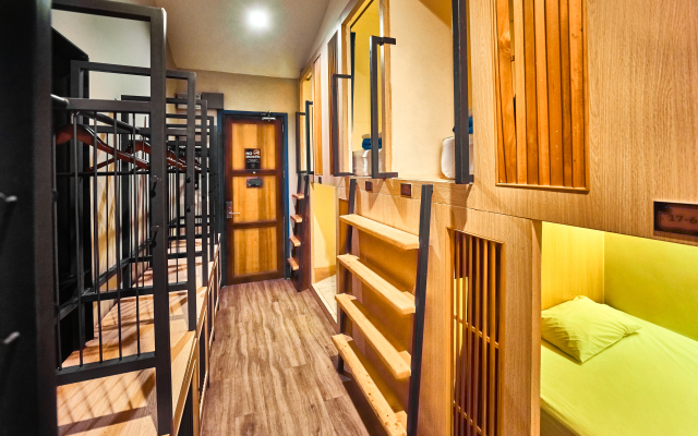 Prince Theatre Heritage Stay Hostel - Silom