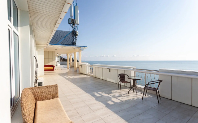 Квартира трехкомнатная с видом на море