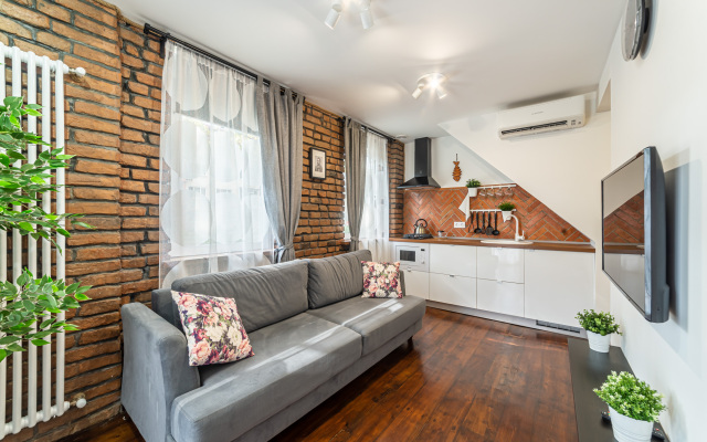 M1C Lyuks Apartments