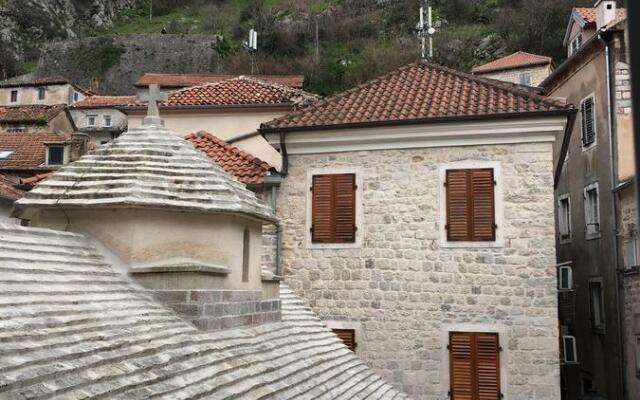 Hotel Athos Guesthouse