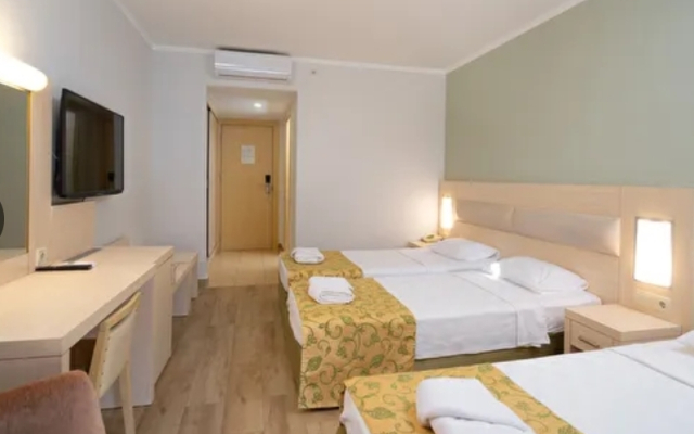 White Lilyum Hotel