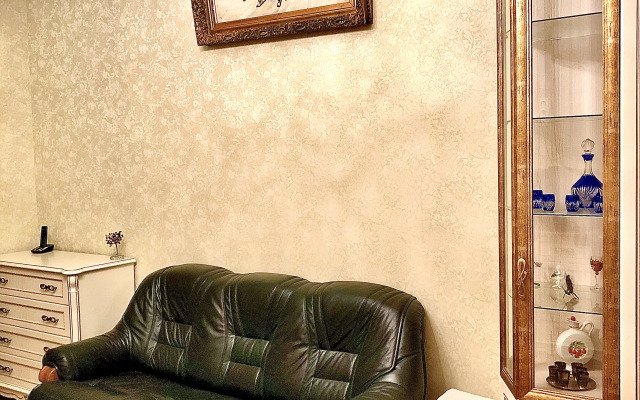 Квартира в Историческом Центре Санкт-Петербурга. Дом Театрального Работника