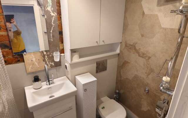 Komarova 13b Apartments