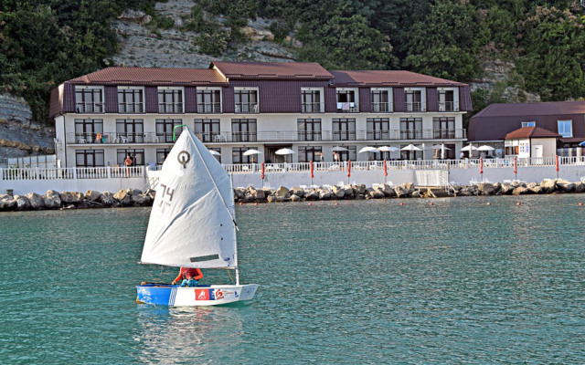 Resort & Yacht Club Tornado