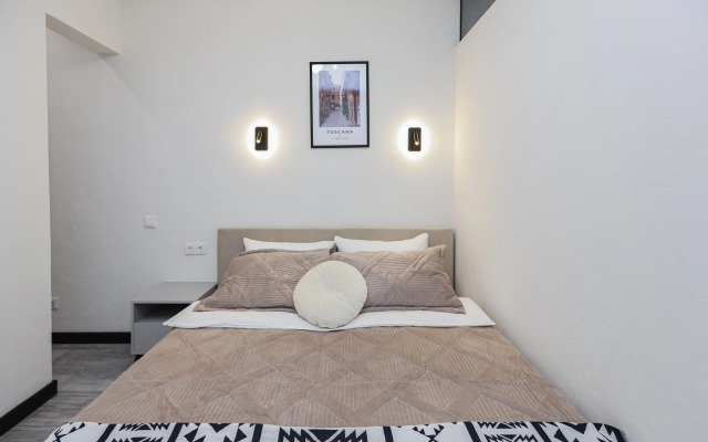 S Dizaynerskim Remontom V Tsentre Goroda Flat