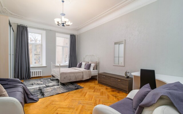 3 Spalni U Nekrasovskogo Sada Apartments