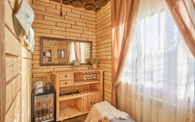 HILLS1200. Residence. Glamping. Bany.