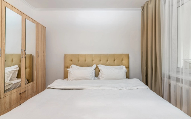 3-K v Tsentre Almaty Flat