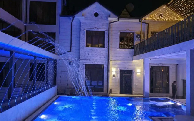 Grand Karavan Hotel