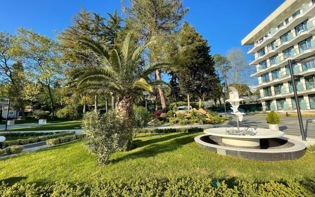 Lazurnyye v Luchezarnom Apartments