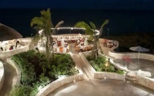 Ocean Cliff Hotel