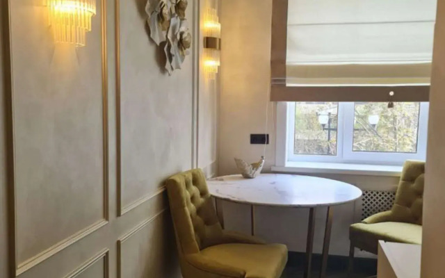 Na Kommunisticheskom Prospekte 74 Apartments