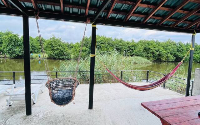 Riverside Cottage Poti Hotel