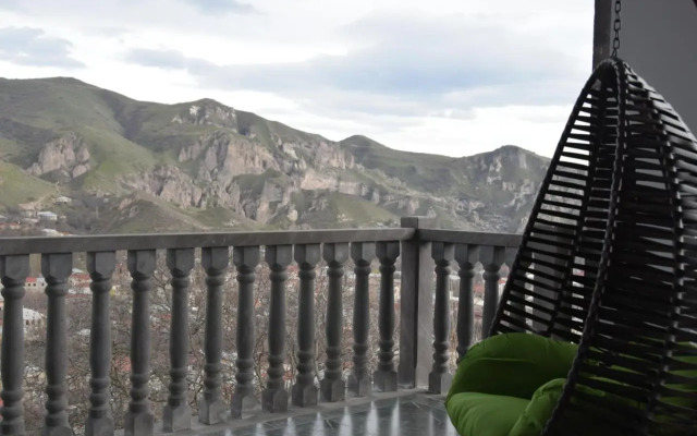 Popock Goris Guest House