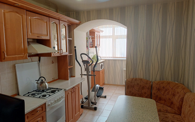 Otlichnaya Tryoshka Vozle Vokzala  Flat