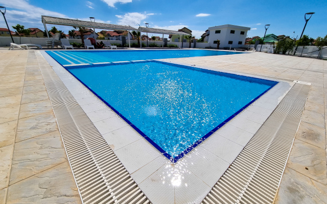 Sophia Pool Apartments (Caesar Blue)