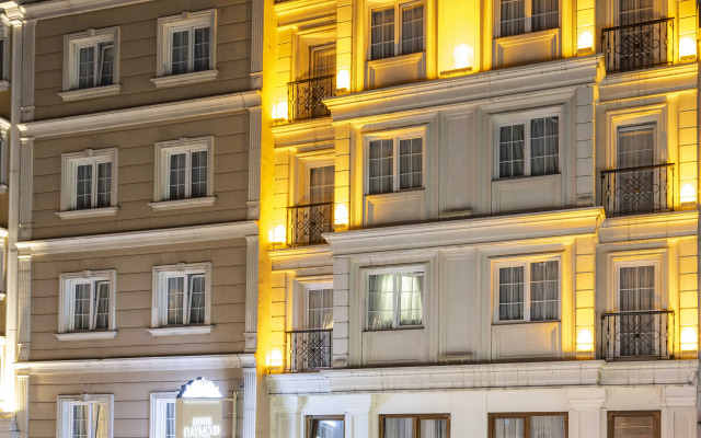 Raymond Old City Hotel