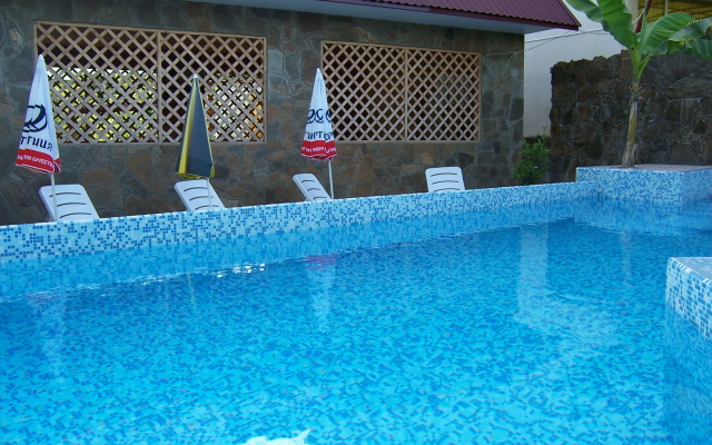 U Nikiticha Guesthouse