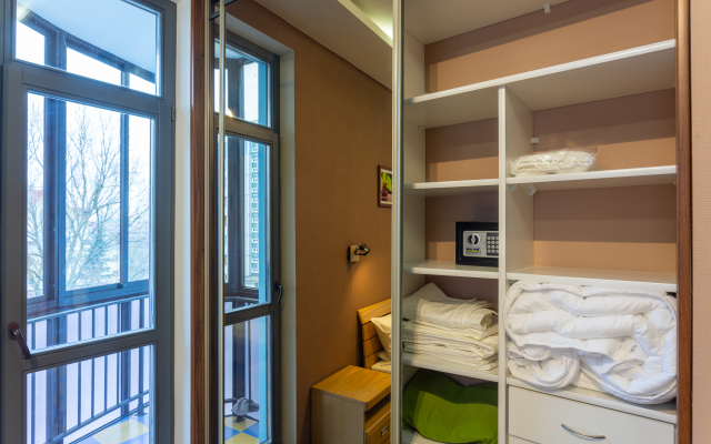 BLACK from CityRent Apartments
