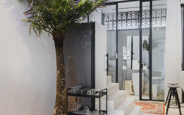 Modern Minimalism - Mandarin Palm Apartments