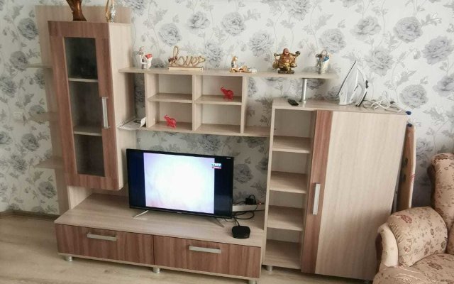 Na Ulitse Pionerskoy Flat