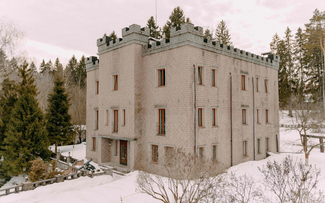 Monsoro Castle