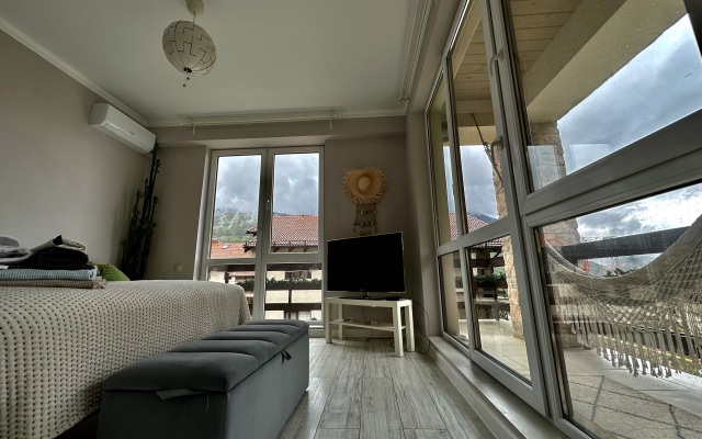 Oplot - Dvuhkomnatnye s krugovym balkonom 5 Apartments