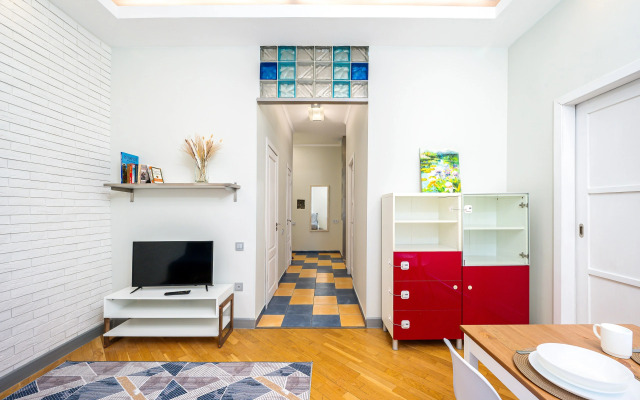 Апартаменты на Моисеенко 4