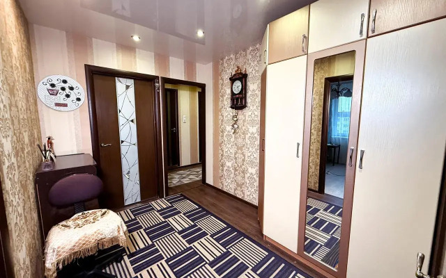 Uyutnaya Trekhkomnatnaya Flat