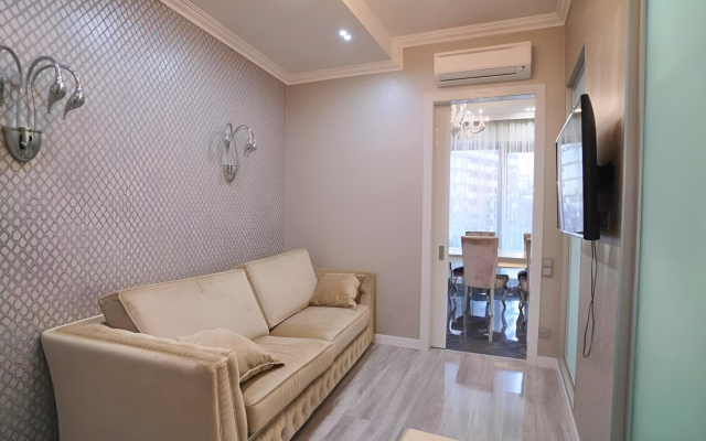 Апартаменты с Бассейном на Территории