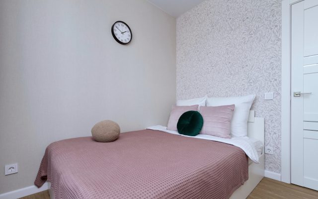 Uluchshennaya 2k S Tremya Krovatyami Flat
