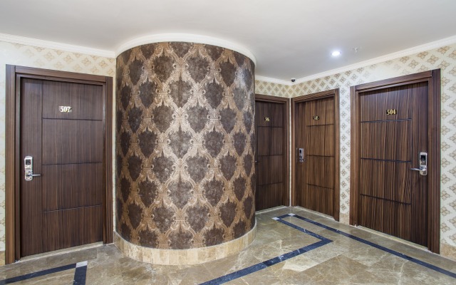 Ayhan Hotel