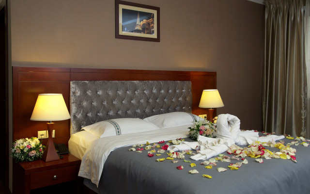 Grand Voyage Hotel