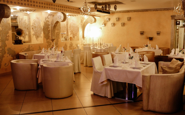 Almaz Hotel