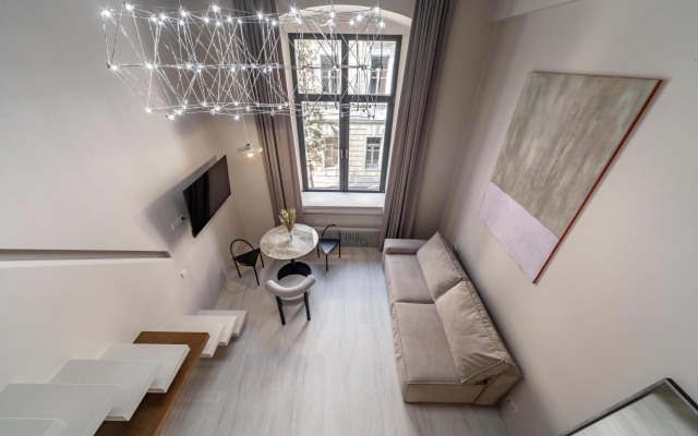 Dvuhurovnevaya v osobnyake u Kremlya Flat