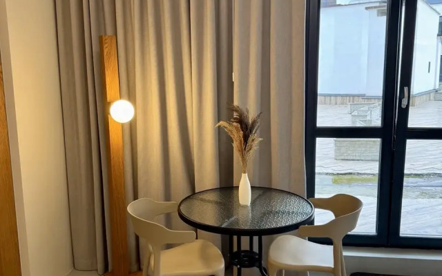 Na Sutki Mayak Minsk Dana Moll S Terrassoy Flat