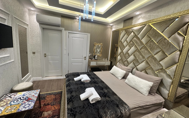 Отель TH Old City Hotel