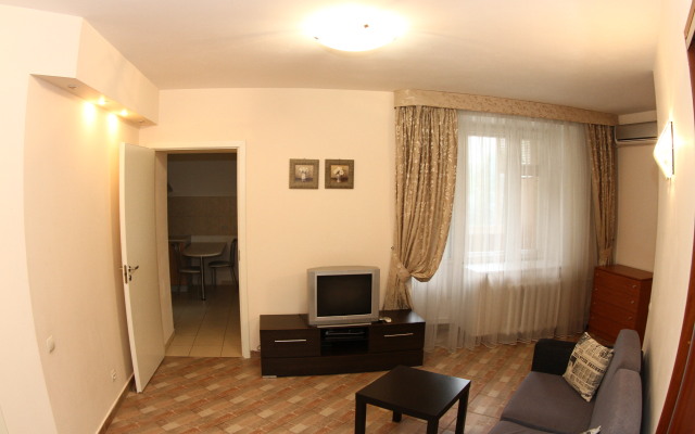 Garden Apartment Na Ekaterininskoy