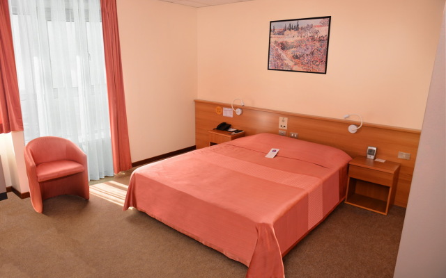 Venetsiya Hotel